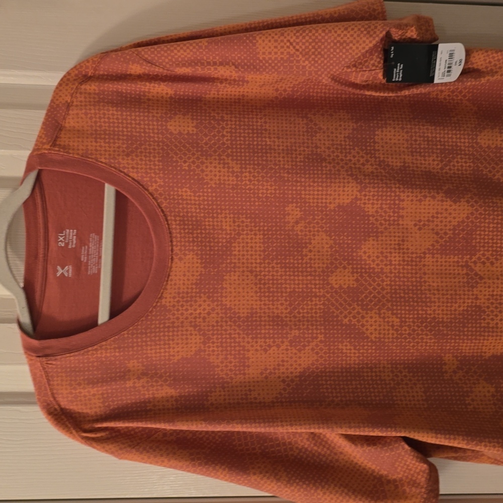XERSION BRAND MEN'S BIG AND TALL "BRICK TEXTURE" COTTON TEE-SHIRT SIZE 2XL